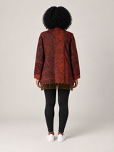 Rood Paisley Vest Dames met Sjaalkraag en Franjes – Bohemian Vest in Warme Tinten