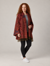 Bordeauxrode Paisley Poncho Dames met Franjes – Bohemian Cape met Sjaalkraag