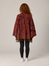 Bordeauxrode Paisley Poncho Dames met Franjes – Bohemian Cape met Sjaalkraag